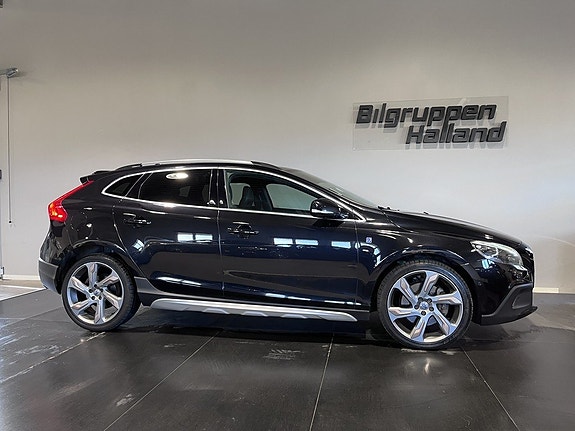 Volvo V40 Cross Country 6 of 30