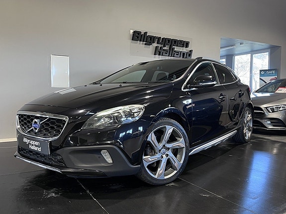 Volvo V40 Cross Country 10 of 30