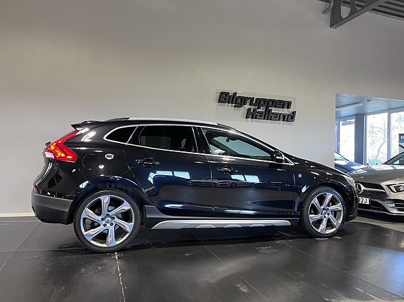 Volvo V40 Cross Country 8 of 30