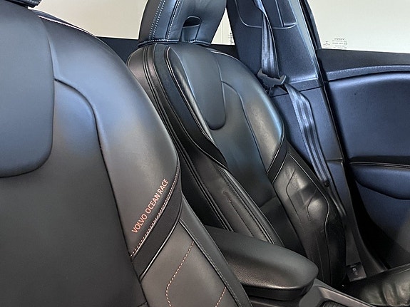 Volvo V40 Cross Country 16 of 30