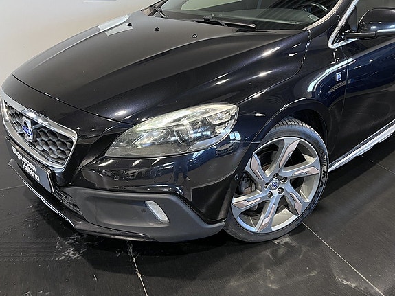 Volvo V40 Cross Country 11 of 30