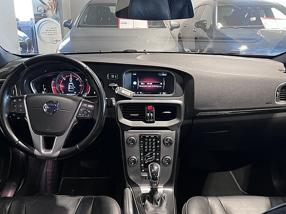 Volvo V40 Cross Country 13 of 30