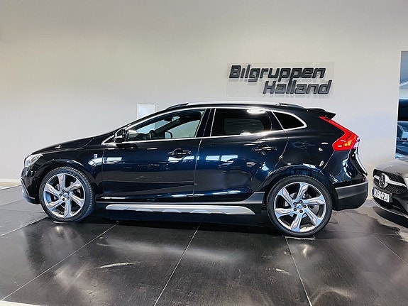 Volvo V40 Cross Country 4 of 5