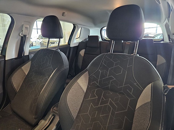 Peugeot 2008 10 of 18
