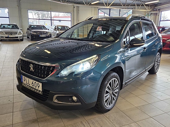 Peugeot 2008 2 of 5