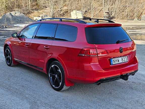 Volkswagen Passat Alltrack 2 of 5