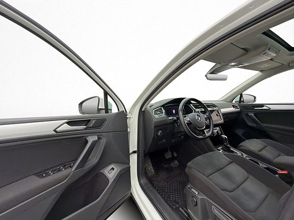 Volkswagen Tiguan 9 of 30