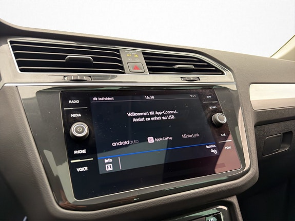 Volkswagen Tiguan 18 of 30