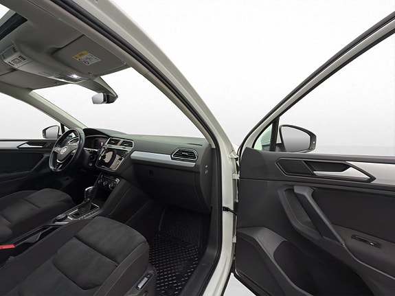 Volkswagen Tiguan 30 of 30