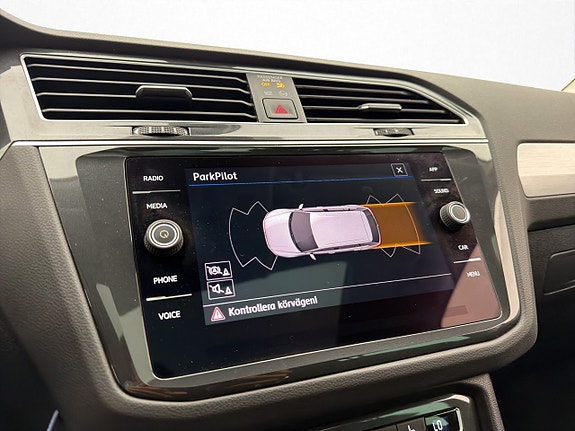 Volkswagen Tiguan 19 of 30