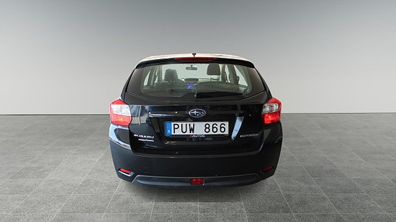 Subaru Impreza 4 of 5