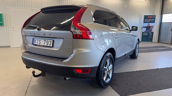 Volvo XC60 8 of 26
