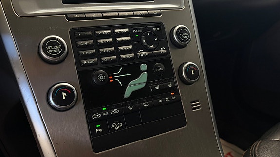 Volvo XC60 15 of 26
