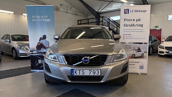 Volvo XC60 3 of 5