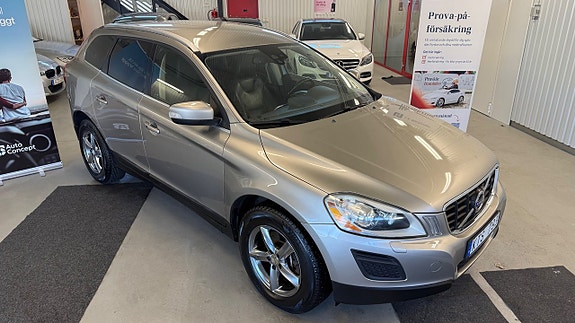 Volvo XC60 2 of 5