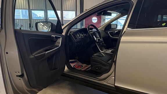 Volvo XC60 10 of 26