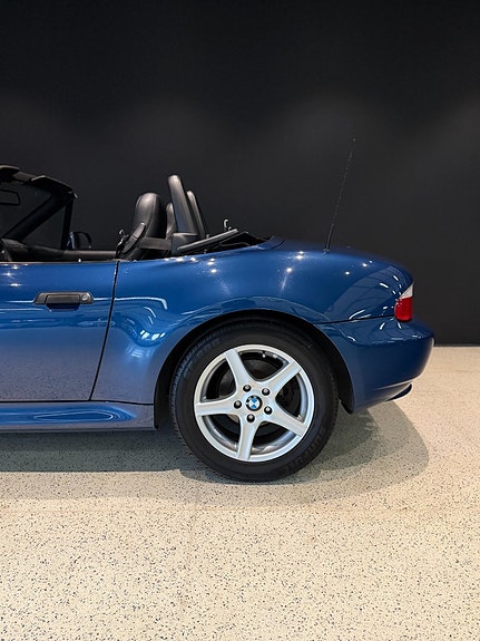 BMW Z3 4 of 5