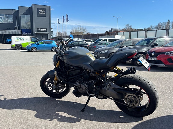 Ducati Monster 1200 S 4 of 14