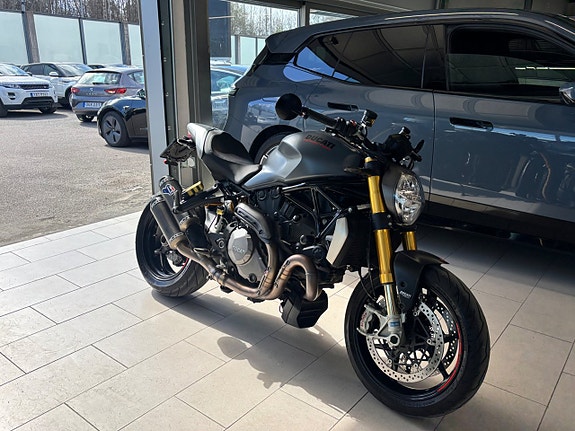 Ducati Monster 1200 S 11 of 14