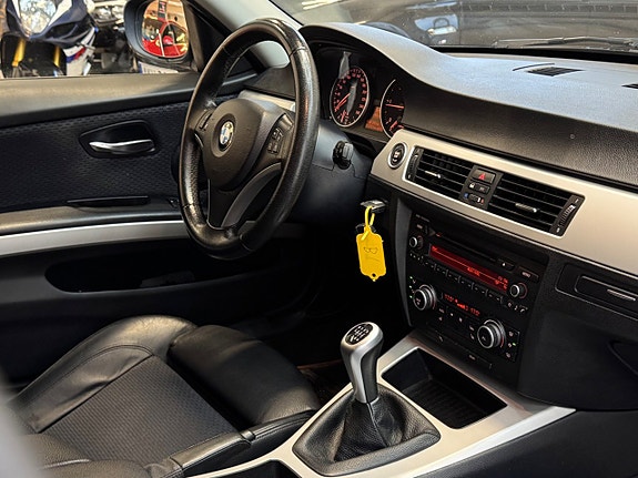 BMW 320d 18 of 23