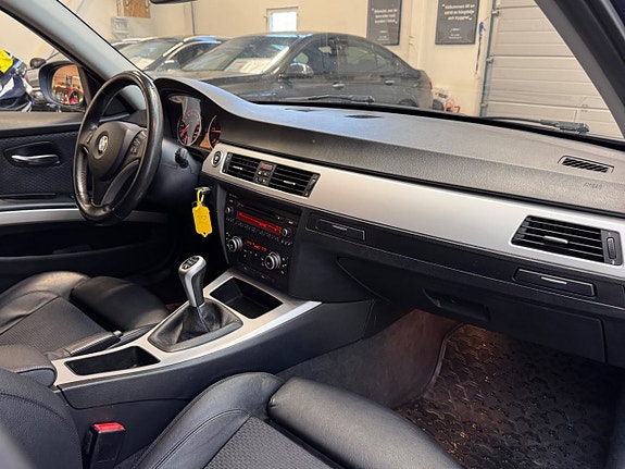 BMW 320d 10 of 23