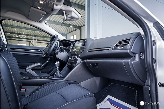 Renault Megane 9 of 9
