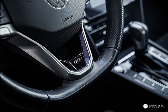 Volkswagen Passat 6 of 13