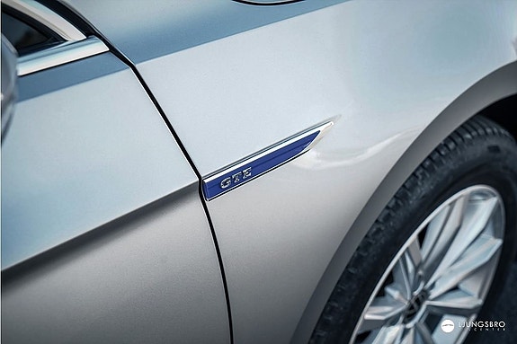 Volkswagen Passat 11 of 13