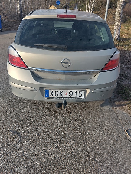 Opel Astra 2 of 5