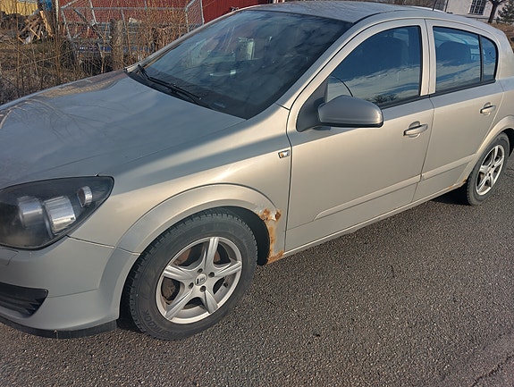 Opel Astra 3 of 5