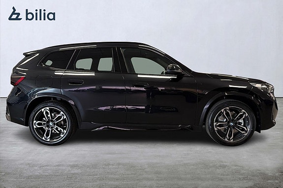 BMW iX1 16 of 18