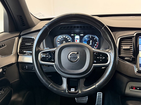 Volvo XC90 4 of 21