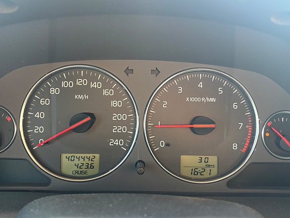 Volvo V40 8 of 11