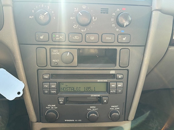 Volvo V40 9 of 11