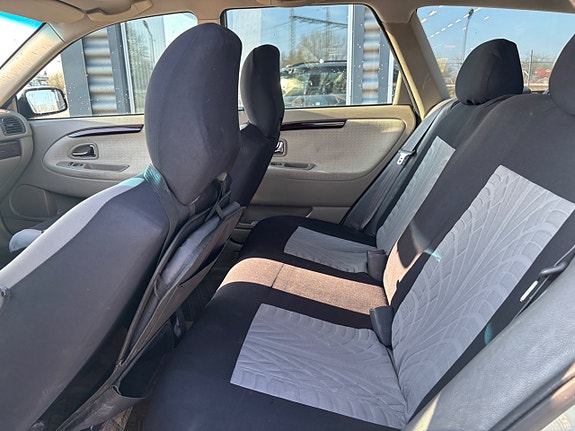 Volvo V40 7 of 11