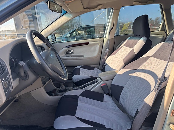 Volvo V40 6 of 11