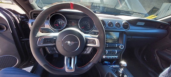 Ford Mustang 6 of 10