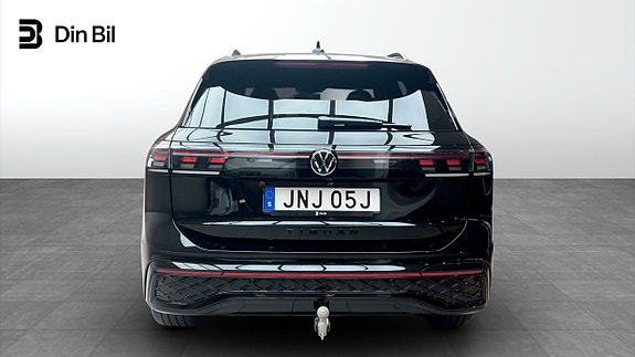 Volkswagen Tiguan 5 of 5