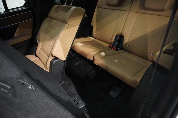 Hyundai Santa Fe 11 of 13