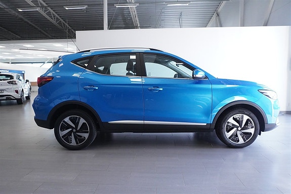 MG ZS 3 of 5