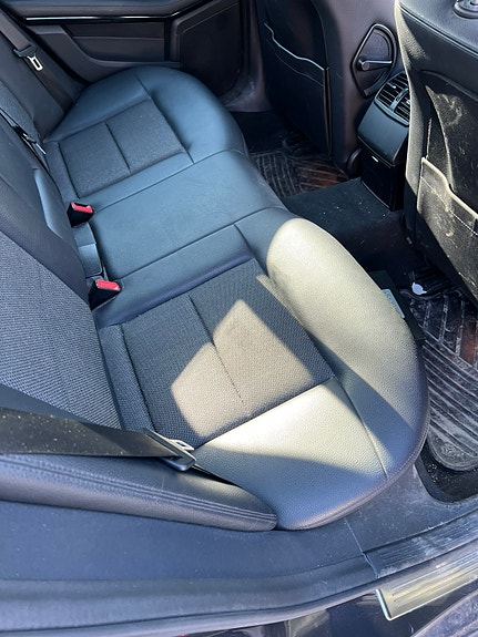 Mercedes-Benz E220 9 of 10