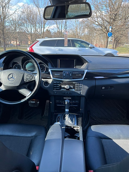 Mercedes-Benz E220 10 of 10
