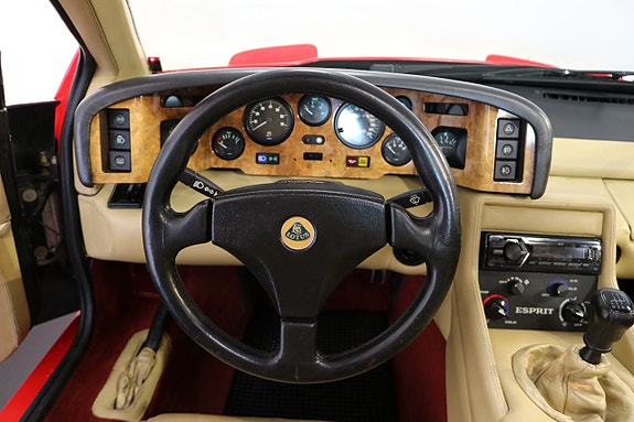 Lotus Esprit 9 of 26