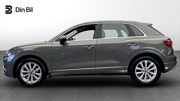 Audi Q3 2 of 5