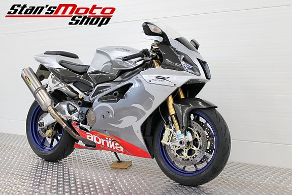 Aprilia RSV 1000 R Factory Akrapovic 2 of 18