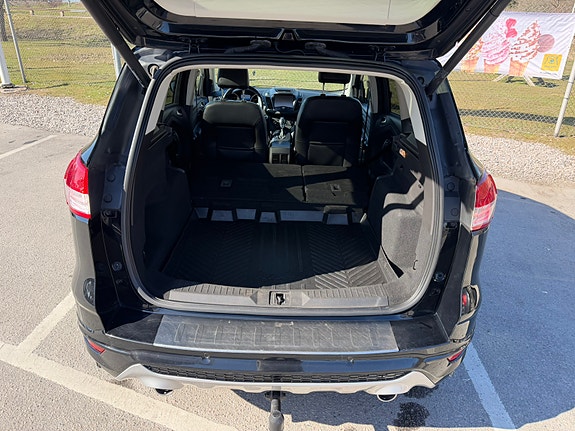 Ford Kuga 9 of 12