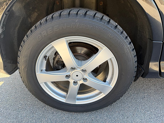 Ford Kuga 10 of 12
