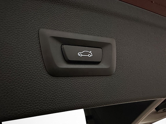 BMW iX 30 of 30
