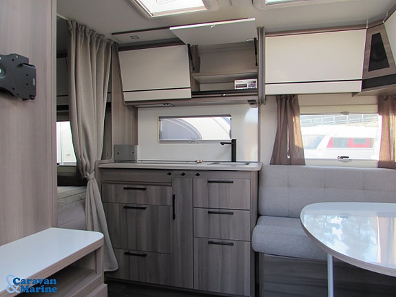 Kabe Estate 470 XL KS /Dubbelbädd 4 of 8