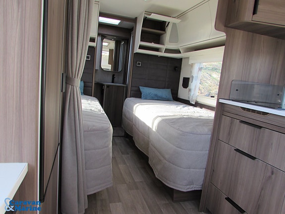 Kabe Safir 600 TDL XL KS /Toalett bak / Långbädd